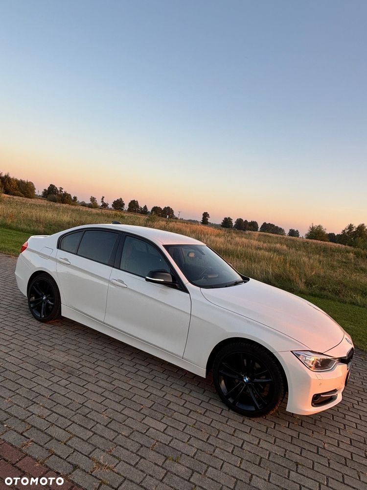 BMW Seria 3 320d Sport Line - 5