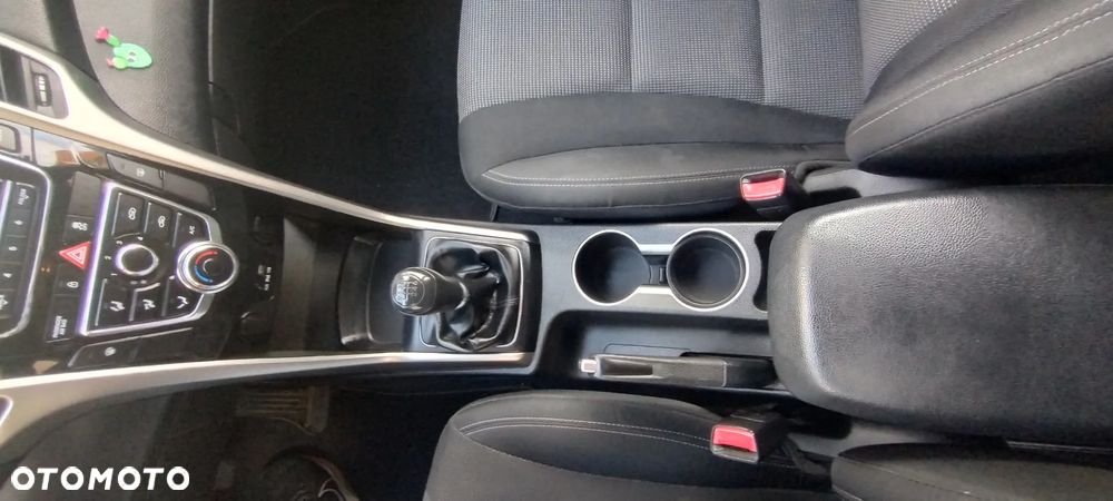 Hyundai i30 1.6 D Classic + - 15