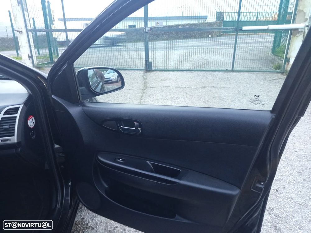 Hyundai i20 1.2 Comfort ESP - 27