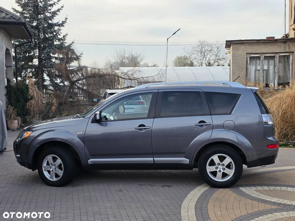Mitsubishi Outlander - 7