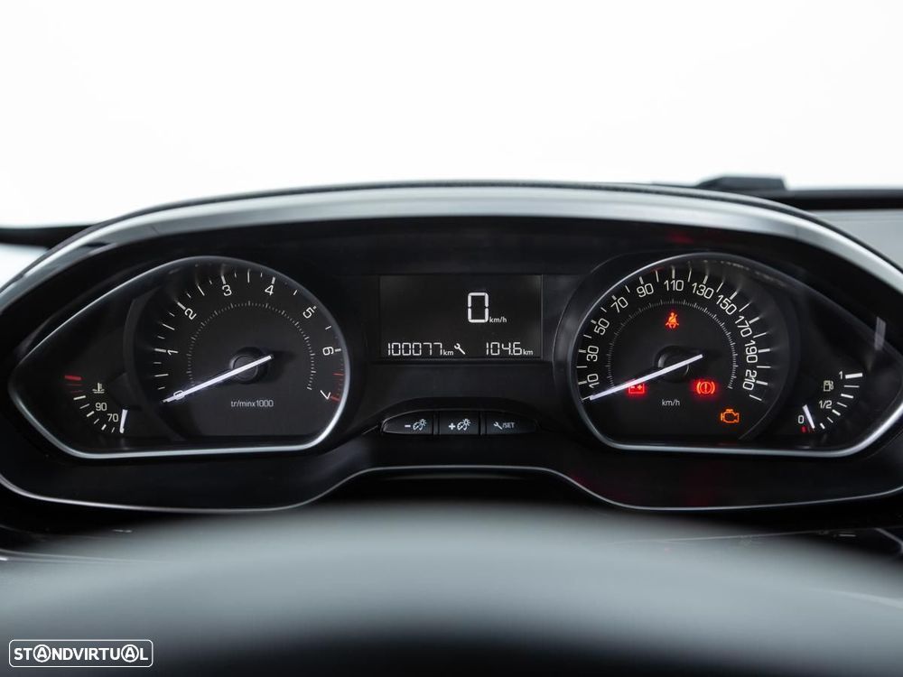 Peugeot 208 - 16