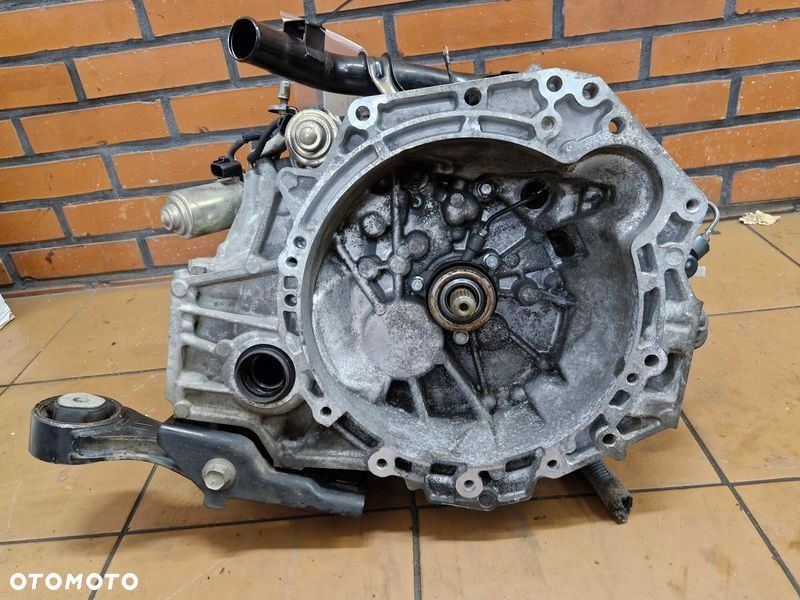 TOYOTA VERSO S SUBARU TREZIA 1 I 1.4 SKRZYNIA BIEGÓW - 2