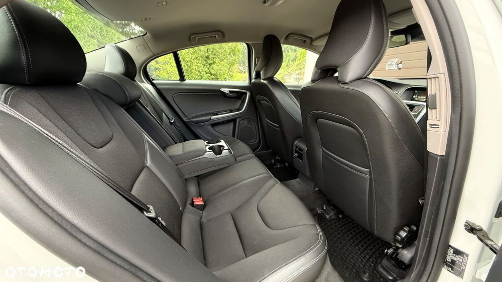 Volvo S60 D3 Linje Business - 16