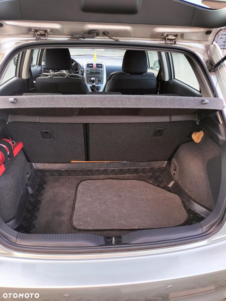 Toyota Auris - 10