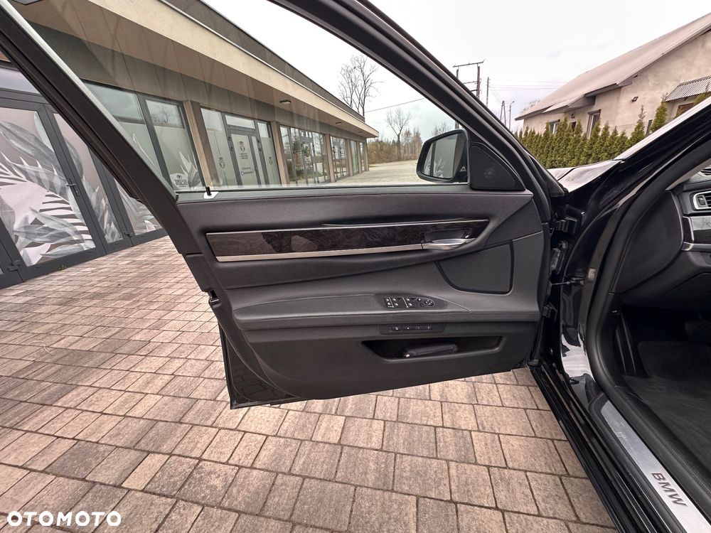 BMW Seria 7 730d - 33