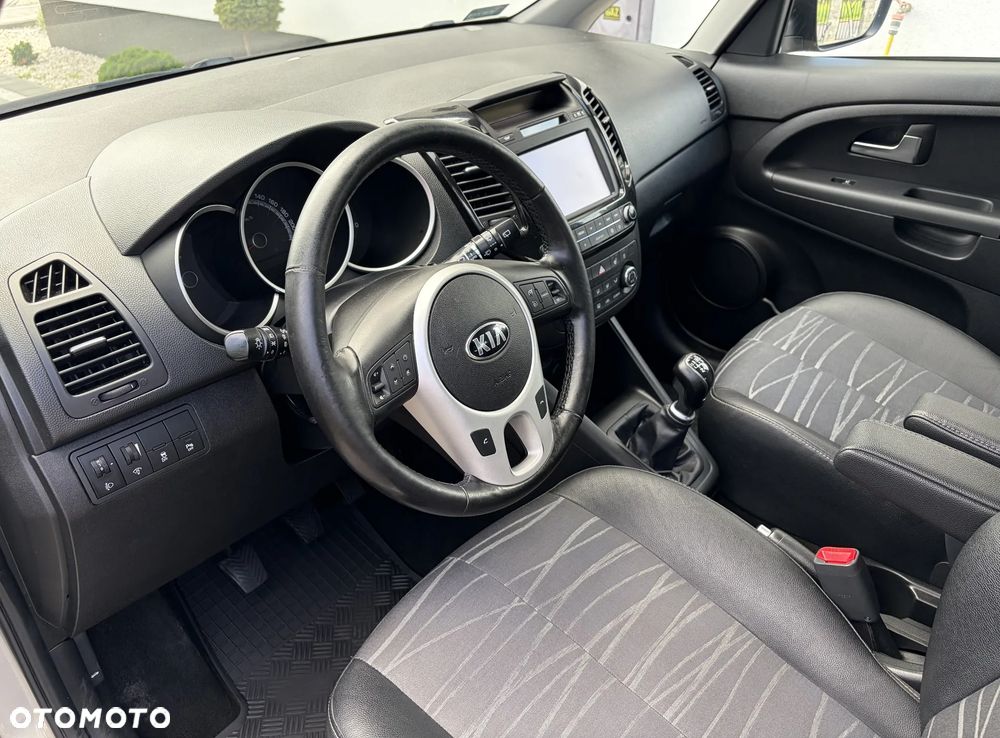 Kia Venga 1.4 Business Line - 11