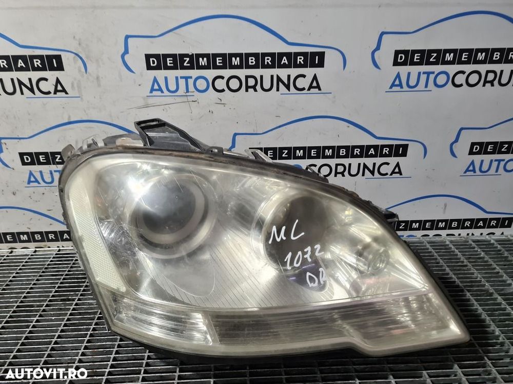 Far Dreapta Mercedes ML W164 Facelift 2008 - 2011 SUV 4 Usi (1072) Fara xenon - 1