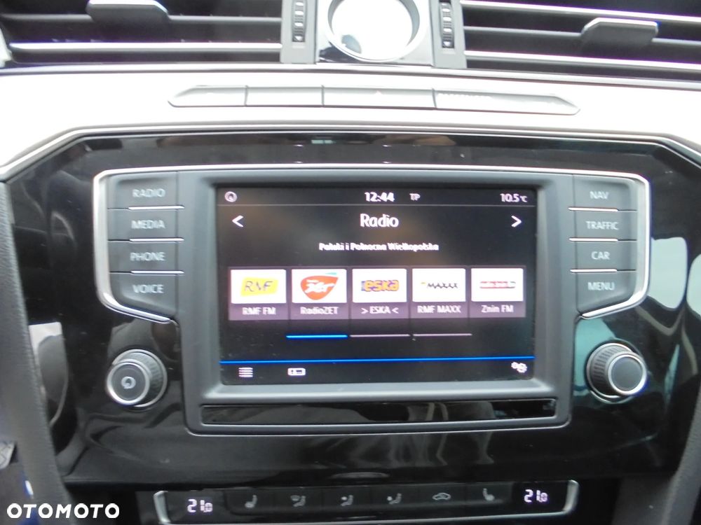 Volkswagen Passat Variant 2.0 TDI (BlueMotion Technology) Highline - 20