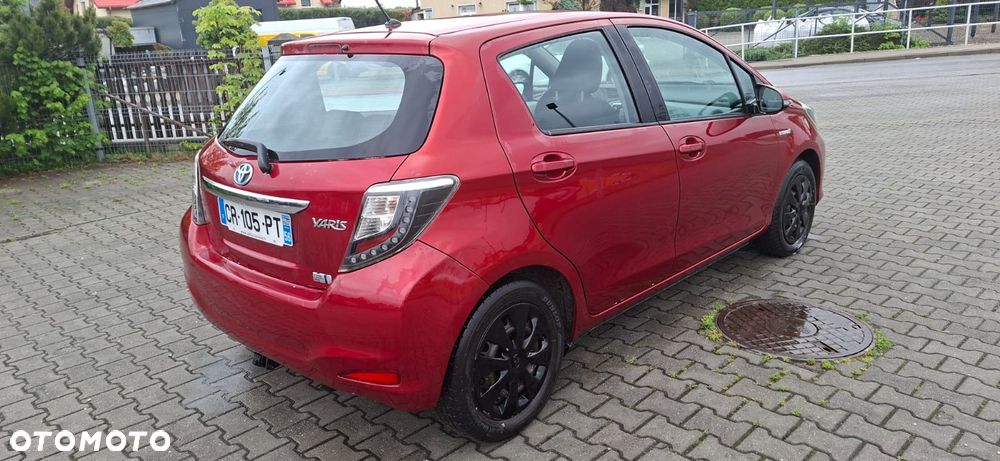 Toyota Yaris Hybrid 100 Dynamic - 4