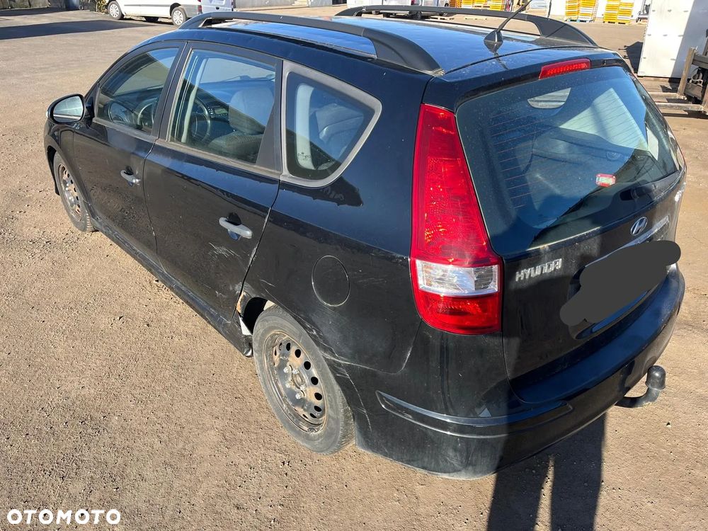 Hyundai i30 1.6 CRDi Comfort EU5 - 3