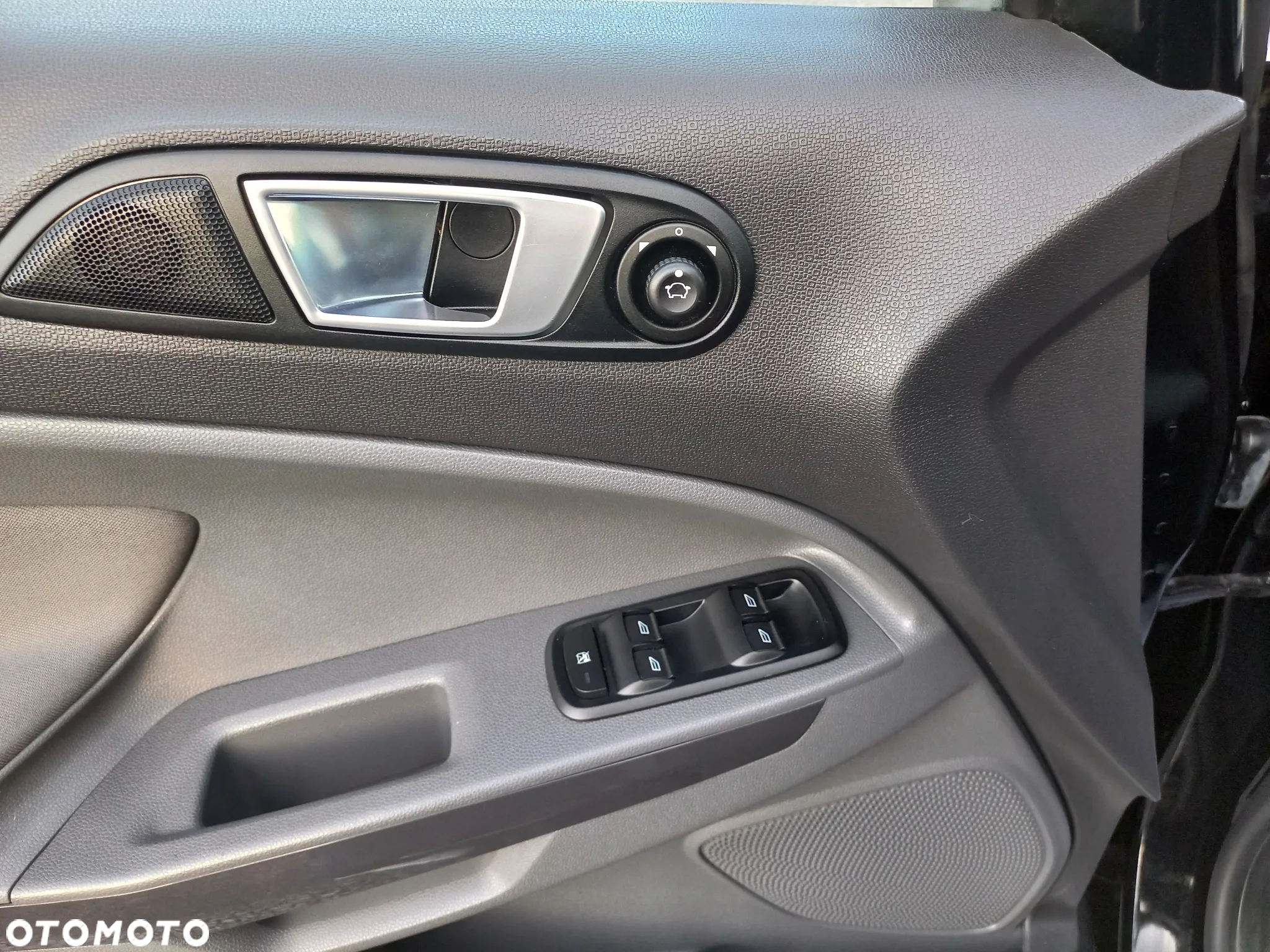 Ford EcoSport 1.0 EcoBoost TITANIUM - 29