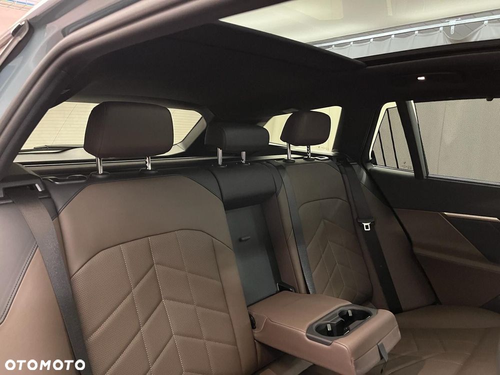 BMW Seria 5 520d xDrive mHEV M Sport - 37