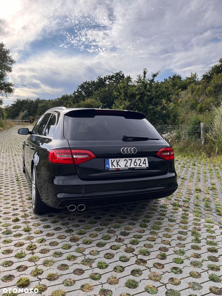 Audi A4 Avant 2.0 TDI DPF clean diesel multitronic S line Sportpaket - 13