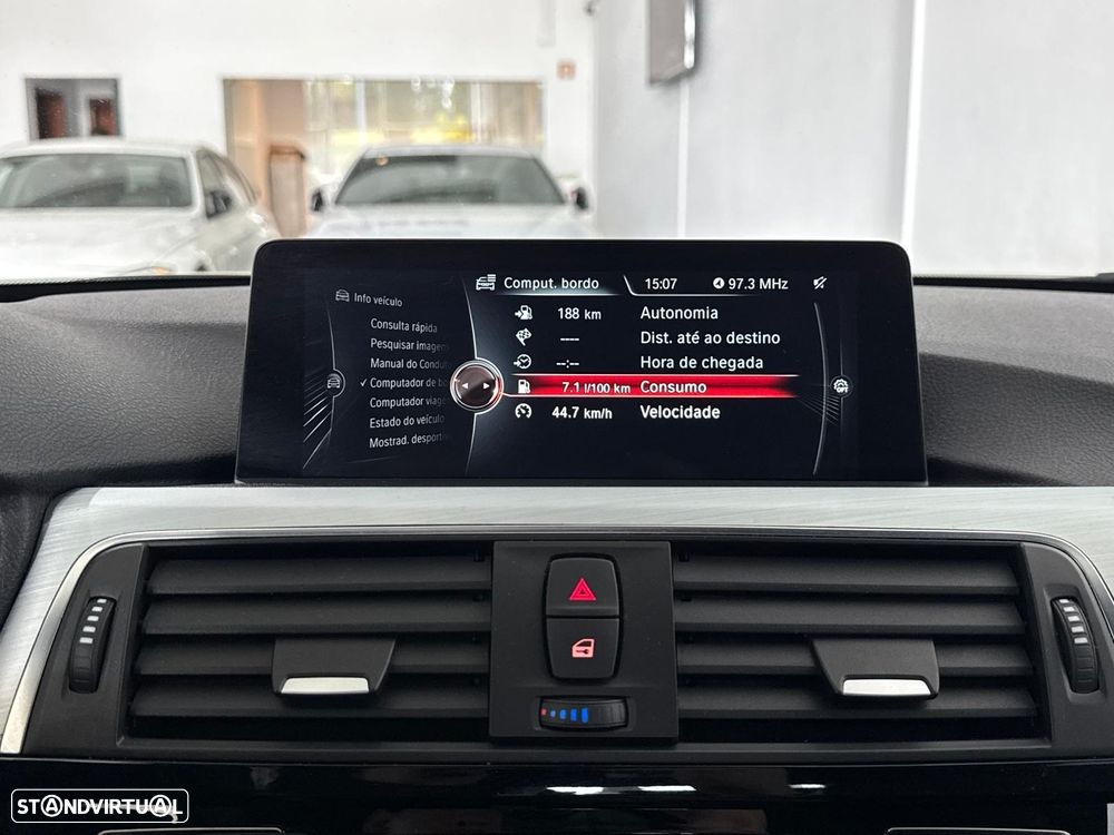 BMW 320 d xDrive Pack M Auto - 27