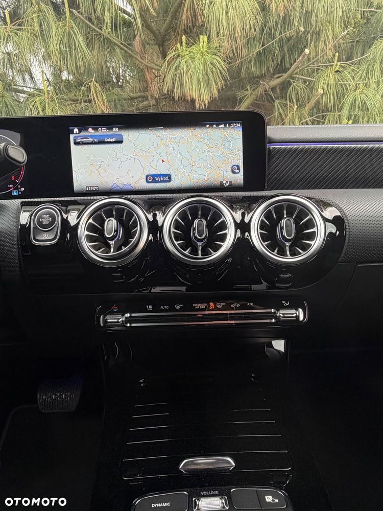 Mercedes-Benz CLA 180 d 8G-DCT Special Edition - 31