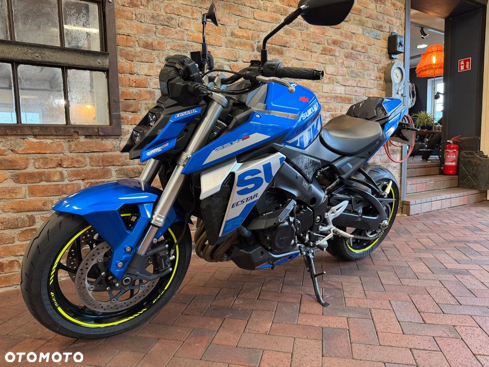 Suzuki GSX - 3
