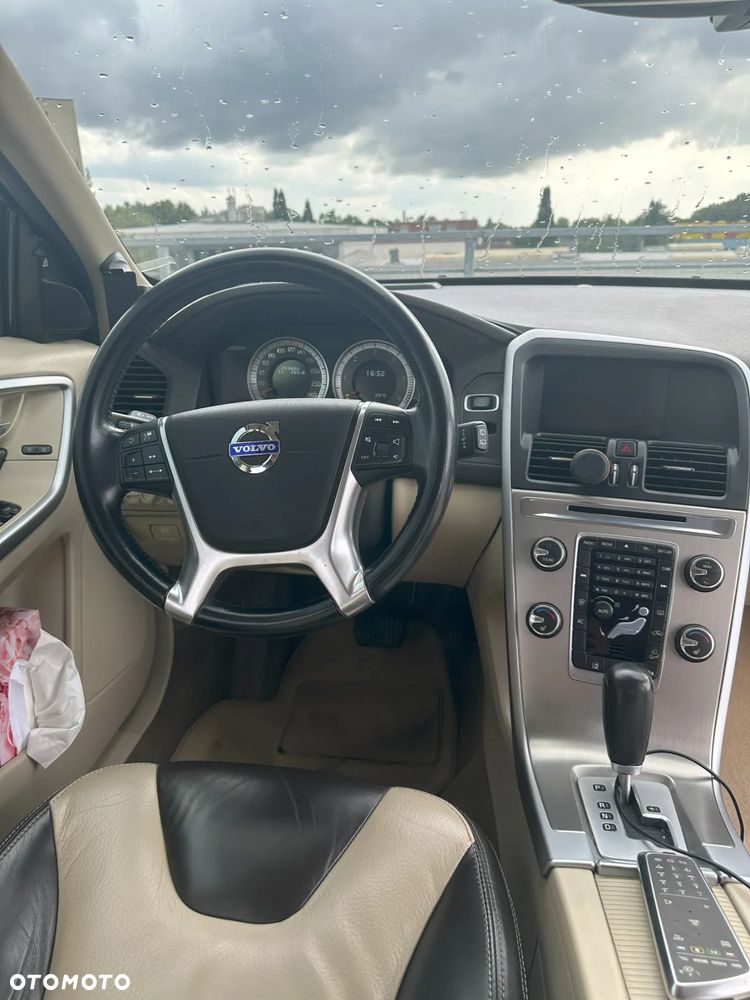 Volvo XC 60 D5 AWD Summum - 17