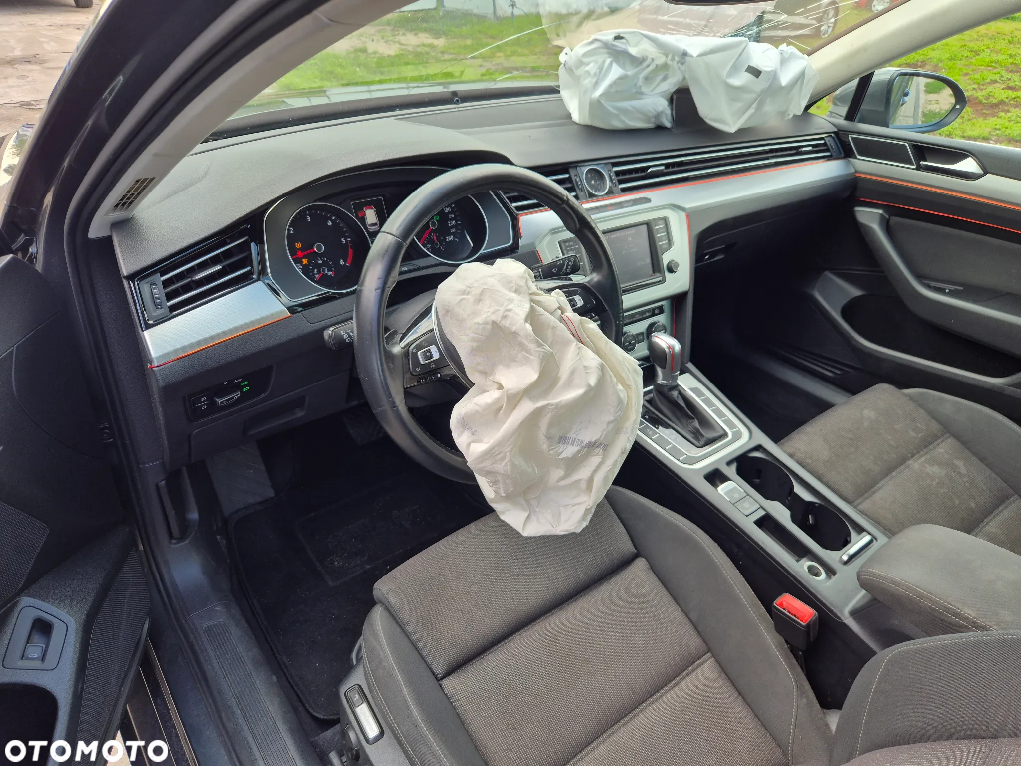 Volkswagen Passat - 24