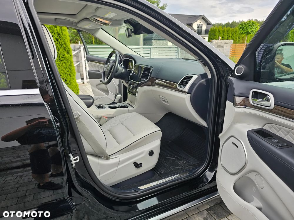 Jeep Grand Cherokee 5.7 V8 Summit - 16