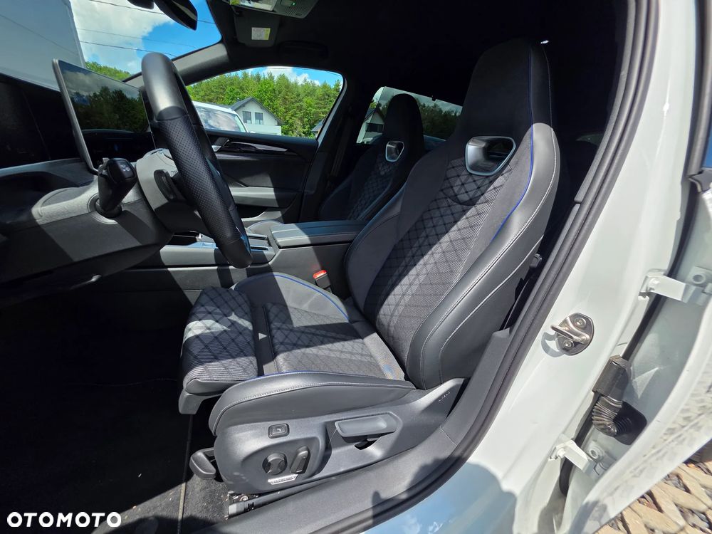Volkswagen Passat - 23