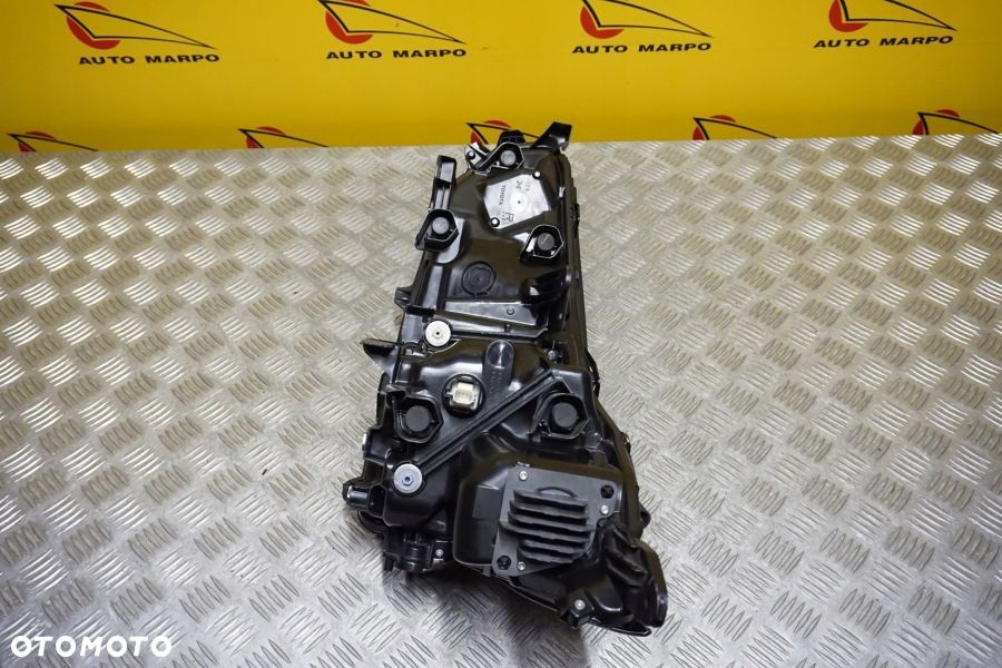 TOYOTA GRAND HIGHLANDER 2024 - REFLEKTOR LAMPA FULL LED PRAWA USA - 8