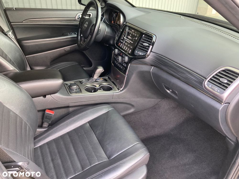 Jeep Grand Cherokee - 15
