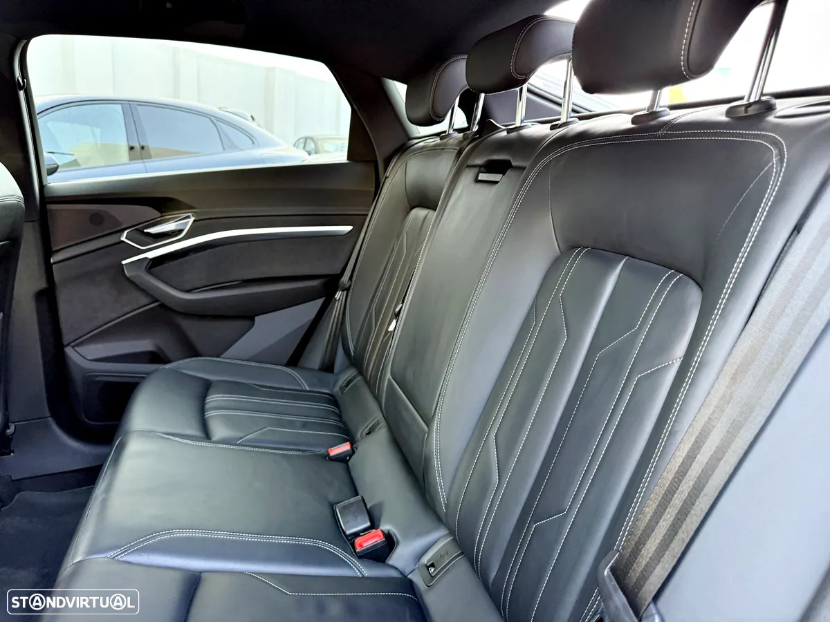 Audi Q8 e-Tron 50 quattro S line - 32
