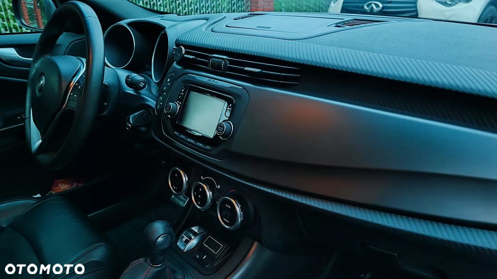 Alfa Romeo Giulietta 1750 TBi Veloce TCT - 9