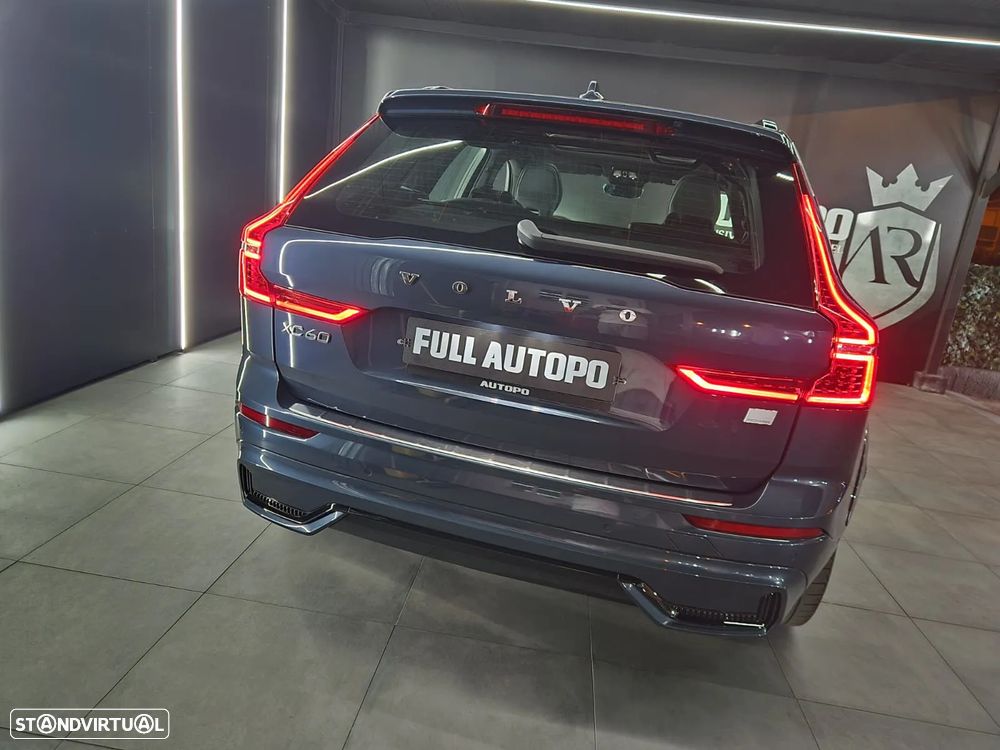 Volvo XC 60 2.0 T8 PHEV R-Design AWD - 25