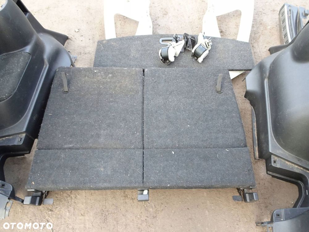 fotele trzeciego rzędu plastiki nissan qashqai j10 +2 06-13 r. - 8