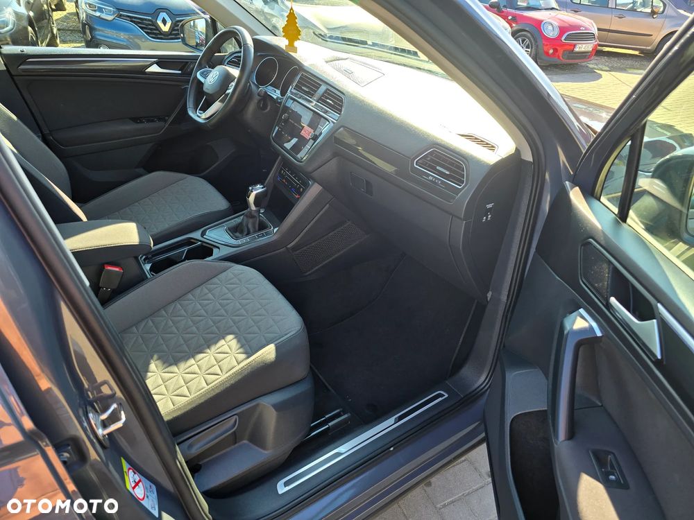 Volkswagen Tiguan - 12