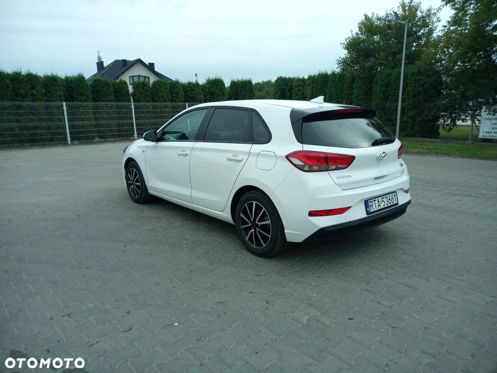 Hyundai i30 1.5 DPI Classic + - 4
