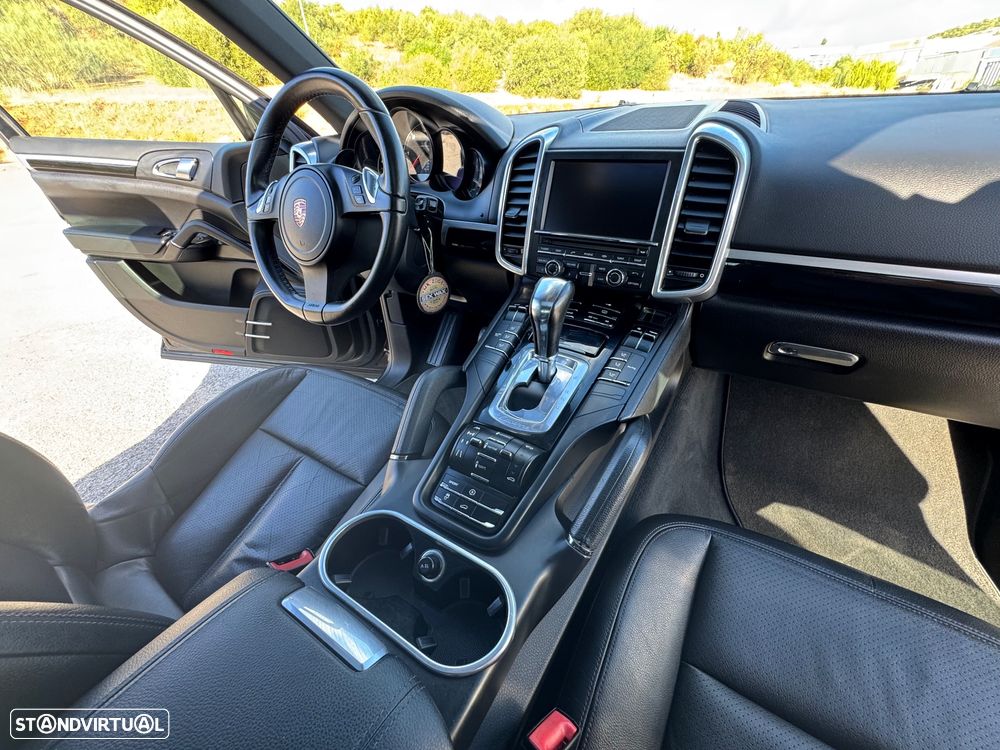 Porsche Cayenne II Platinum Edition - 10