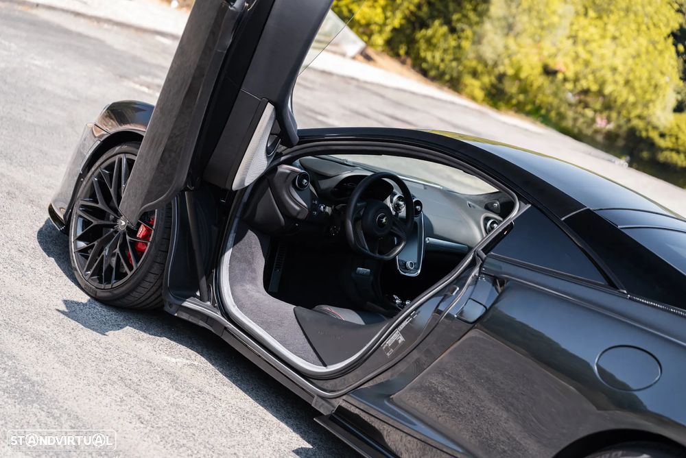 McLaren GT - 13