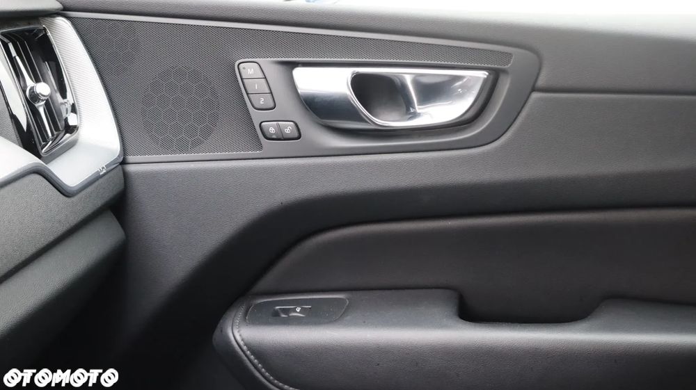 Volvo XC 60 B4 D AWD Plus Bright - 15