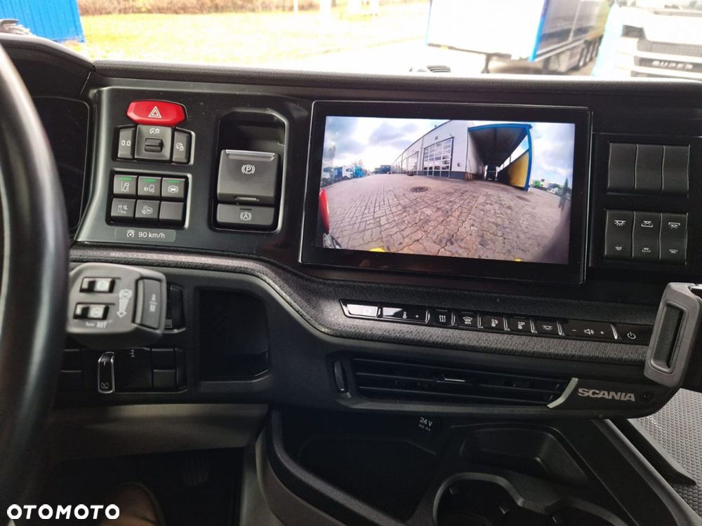 Scania R460A4x2EB Regulowane Siodło - 17