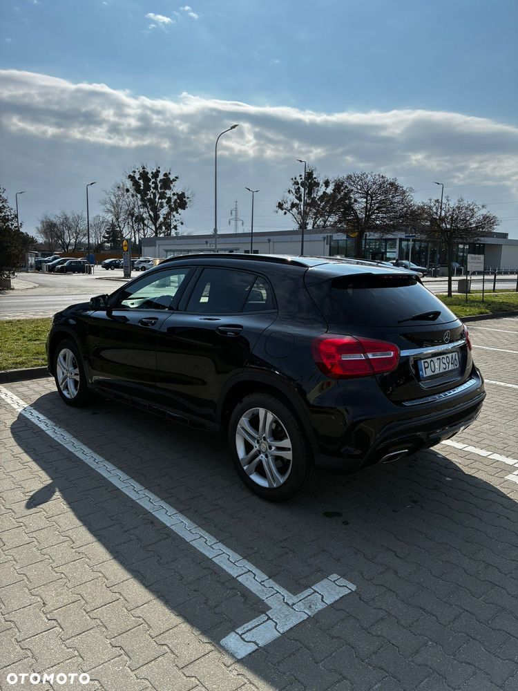Mercedes-Benz GLA 220 d - 4