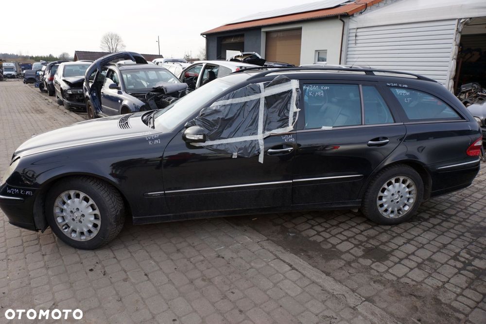 MERCEDES E-KLASA W211 KOMBI 2004 197 2.7 CDI OM647961 177KM 722640 CZARNY na części - 2