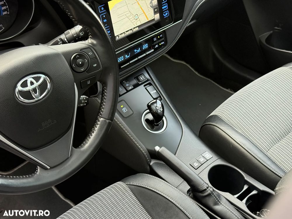Toyota Auris 1.8 L VVT-i Hybrid Sol + - 16