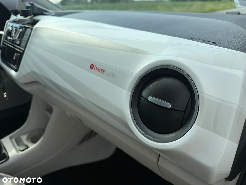 Volkswagen up! 1.0 Beats - 15