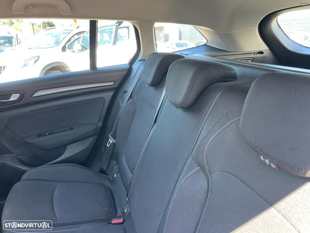 Renault Mégane 1.5 Blue dCi Zen EDC - 18