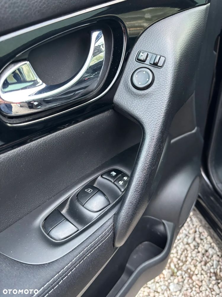 Nissan Qashqai 1.2 DIG-T N-Connecta - 25