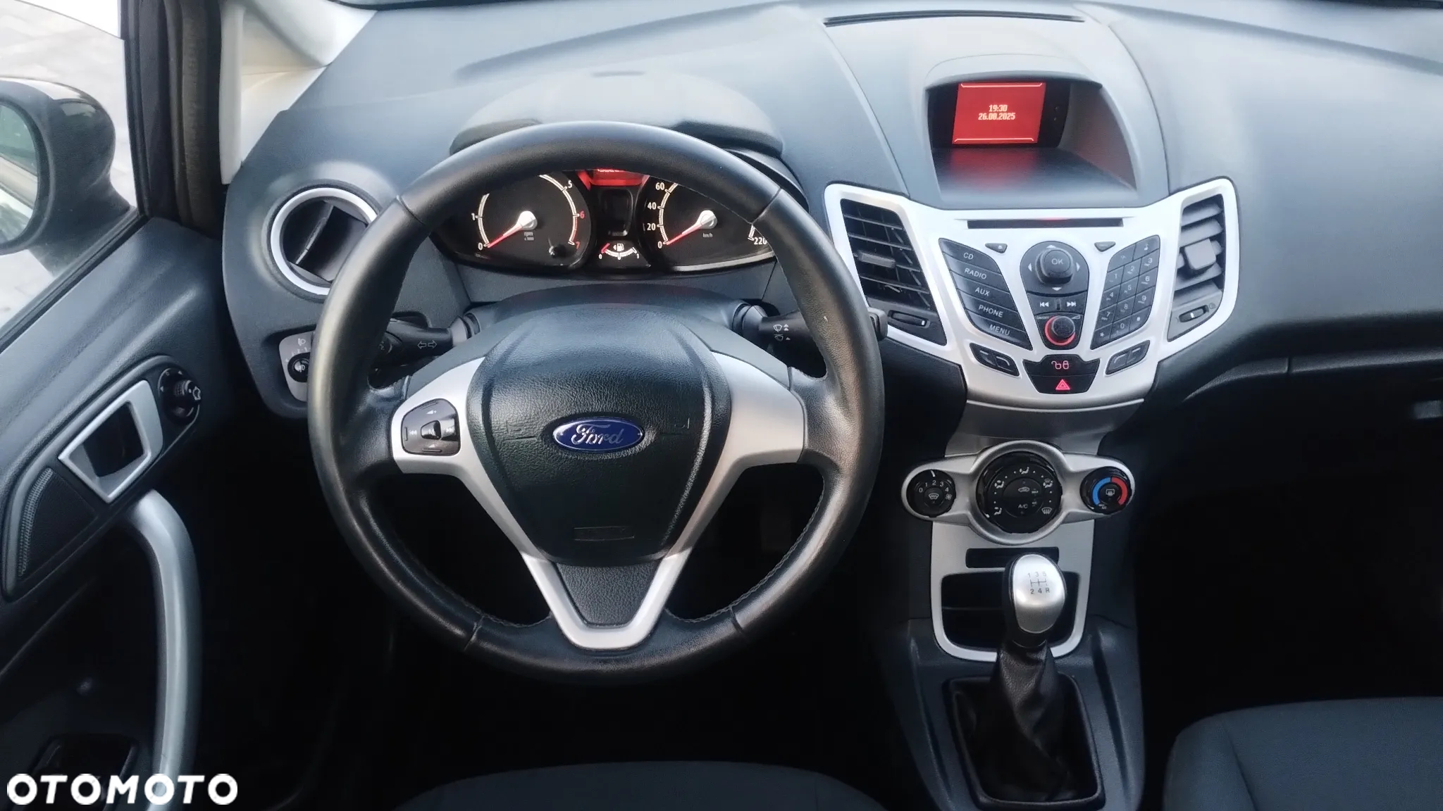 Ford Fiesta 1.25 Celebration - 18