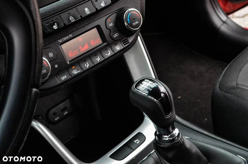 Kia Ceed 1.6 CRDi 128 Fifa World Cup Edition - 26