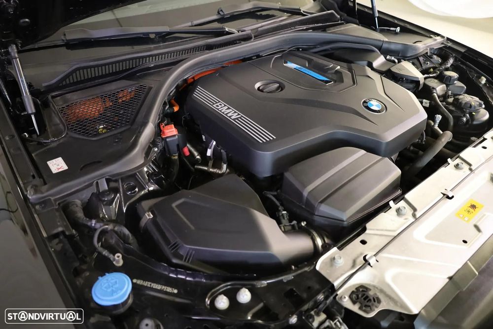 BMW 330 e Pack Desportivo M Auto - 9
