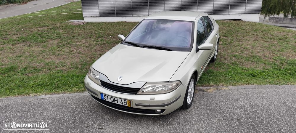 Renault Laguna 2.2 DCi Privilège - 23