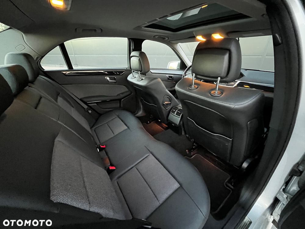 Mercedes-Benz Klasa E 200 CGI BlueEffICIENCY Avantgarde - 15