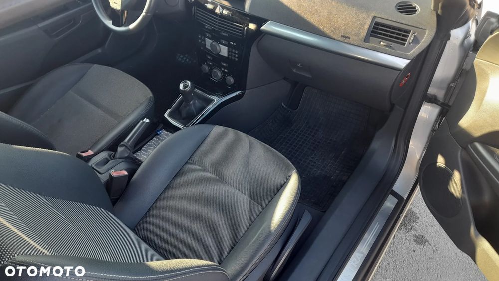 Opel Astra 1.8 Edition 111 Jahre - 4