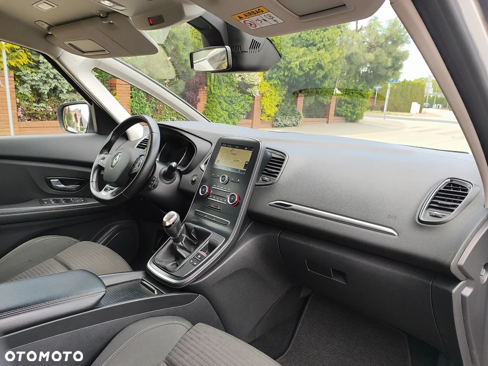 Renault Grand Scenic - 15