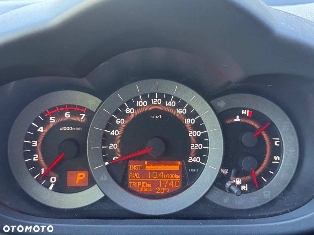 Toyota RAV4 2.2 D-4D 4x4 Automatik Executive - 13